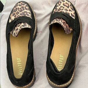 Jellypop Women's Black and Leopard Print Flats